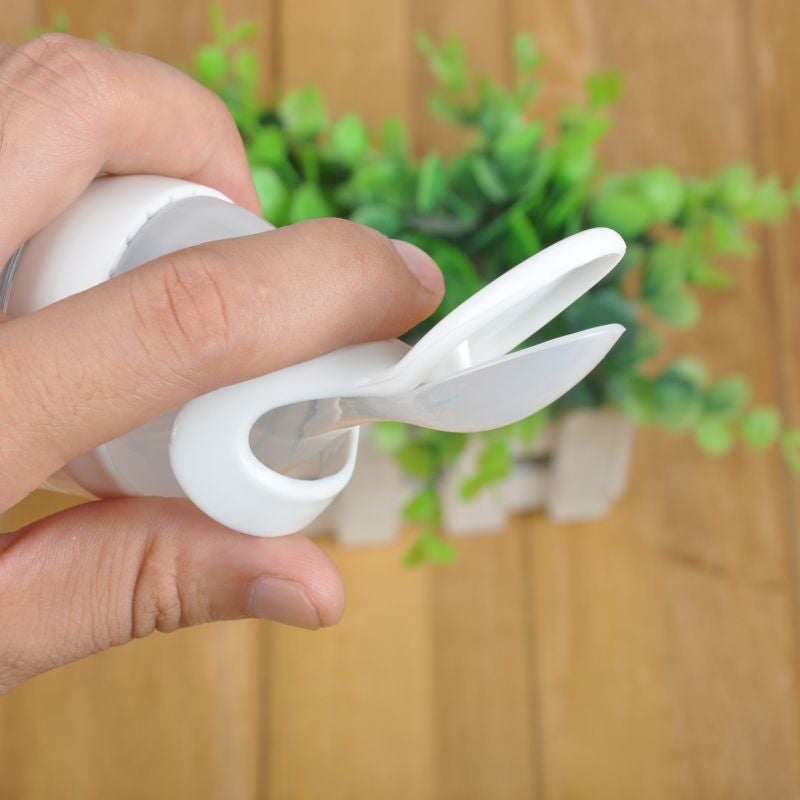Biberon avec cuillère pour nouveau-né | EasyBottle™ - Authentique bébé
